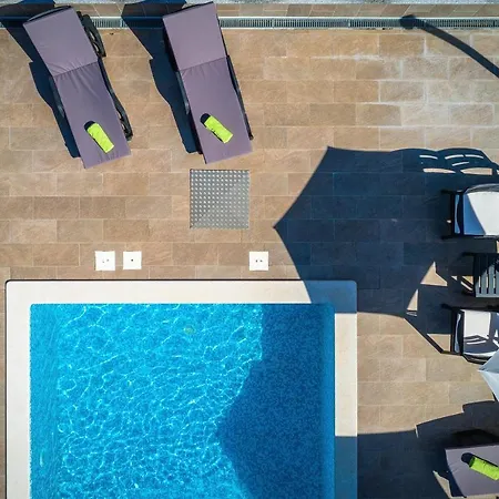 House Casetta Filip Semesterbostad