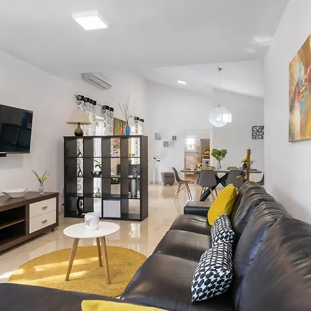 Semesterbostad House Casetta Filip *